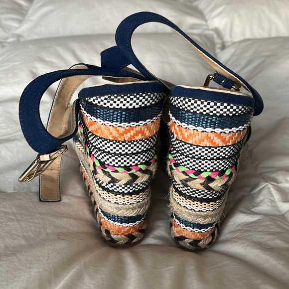 Wedge Heels - Picture 2 of 5